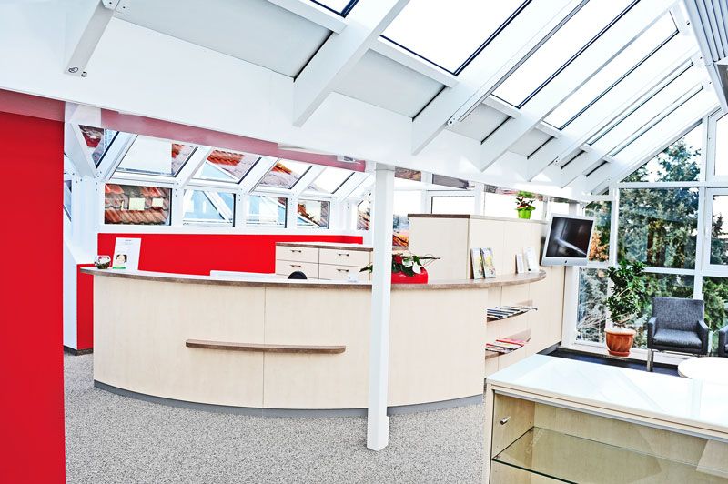 Empfangsbereich, Rezeption